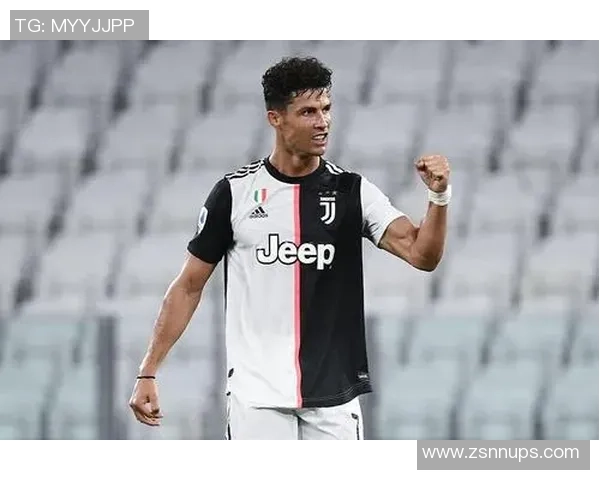 足球星纸:探索全球足球巨星背后的传奇故事与成长历程