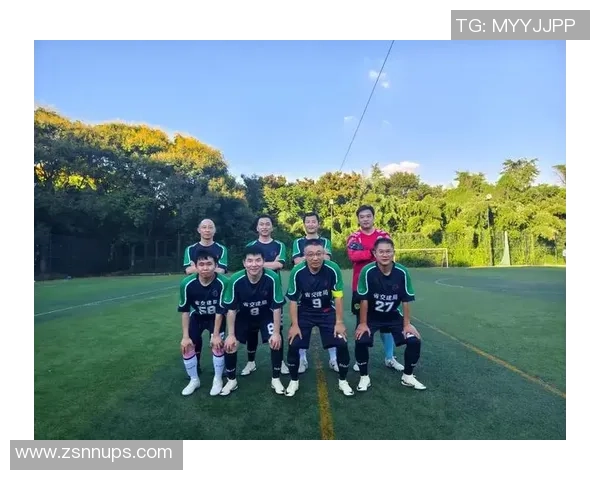 内江队核心球星闪耀绿茵引领球队奋勇拼搏追逐更高荣誉